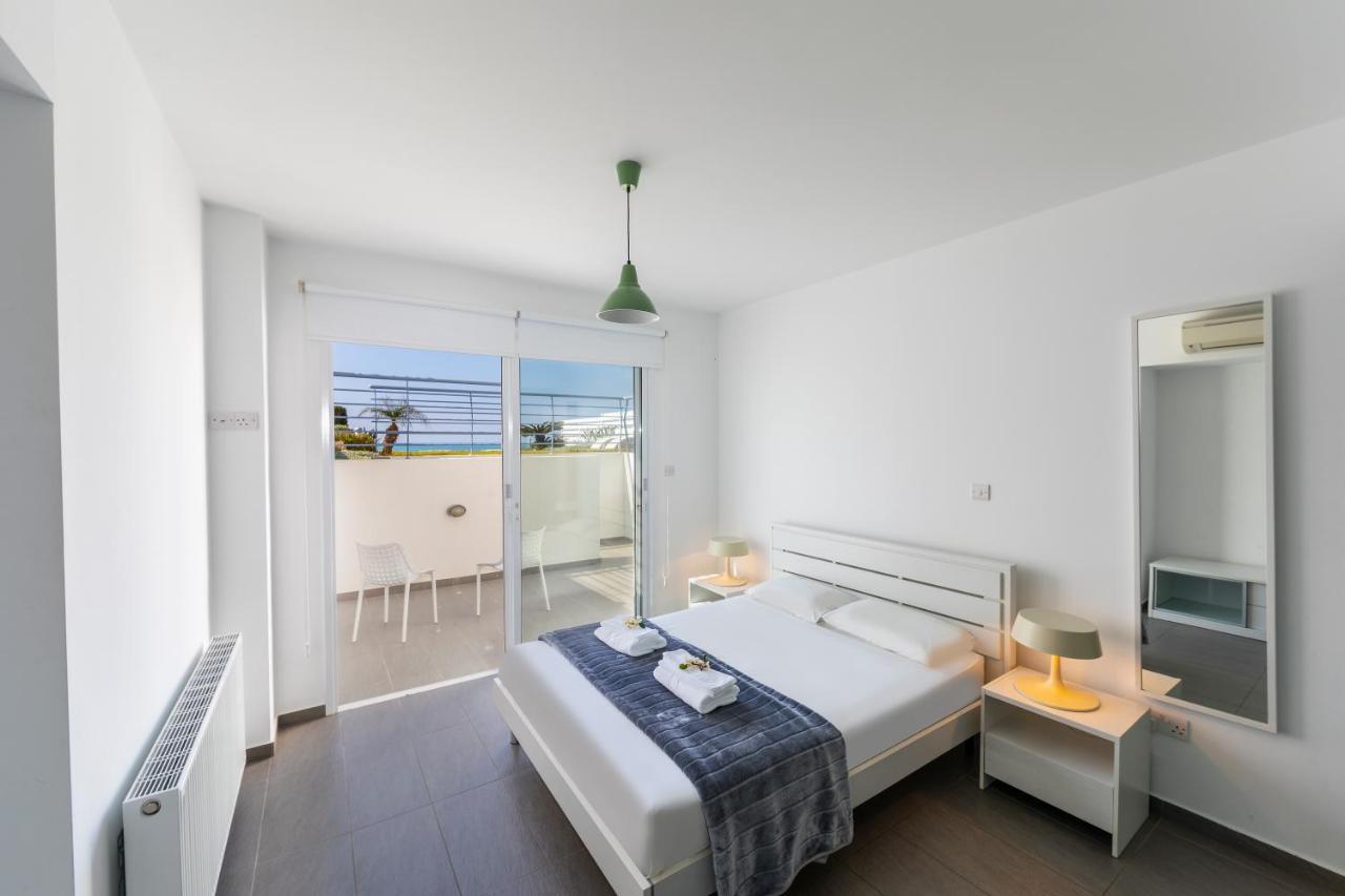 Blue Coral Beach Villas Three Exclusive Villas - Poseidon - Nautilus - Oceanos - And - Baby Coral Bungalow Coral Bay Exterior foto